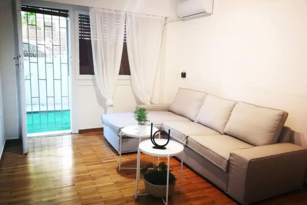 Apartment With Private Patio Athènes Extérieur photo