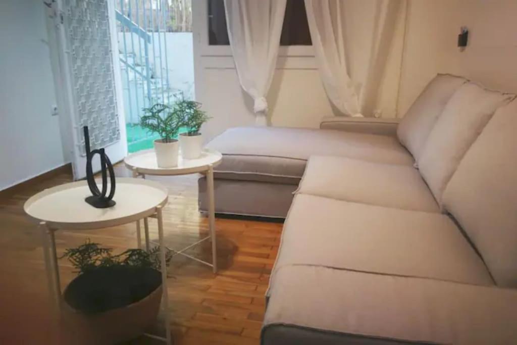 Apartment With Private Patio Athènes Extérieur photo