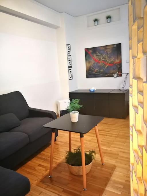 Apartment With Private Patio Athènes Extérieur photo