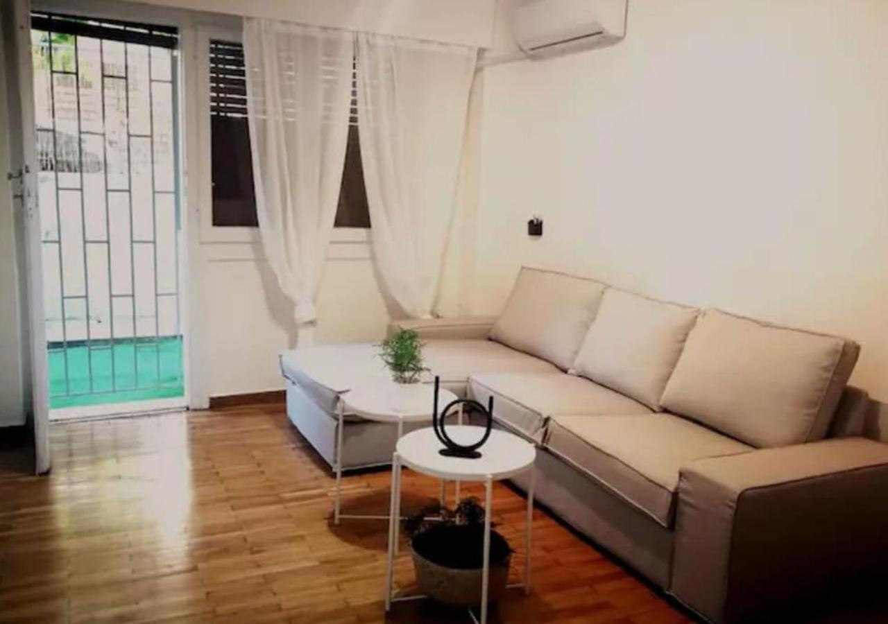 Apartment With Private Patio Athènes Extérieur photo